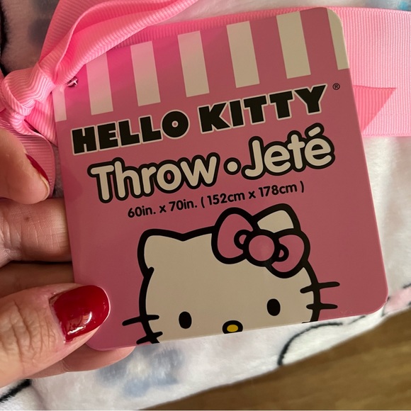 Sanrio Hello Kitty Spring 2024 throw blanket - Picture 6 of 8
